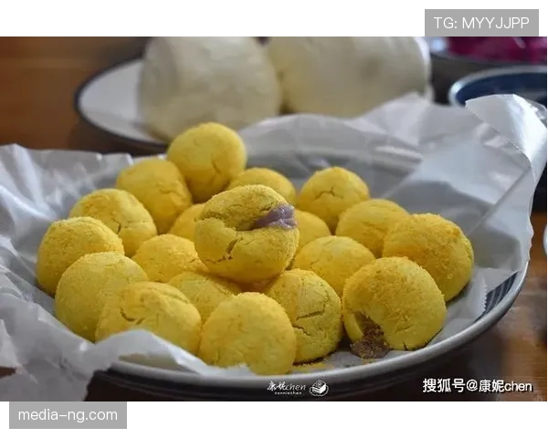 练俊杰居然连家里早餐都得自己动手？这明星球员生活也太接地气了吧！