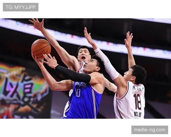 详细解读篮球比赛中球员犯规离场规则到底几次犯规才离场